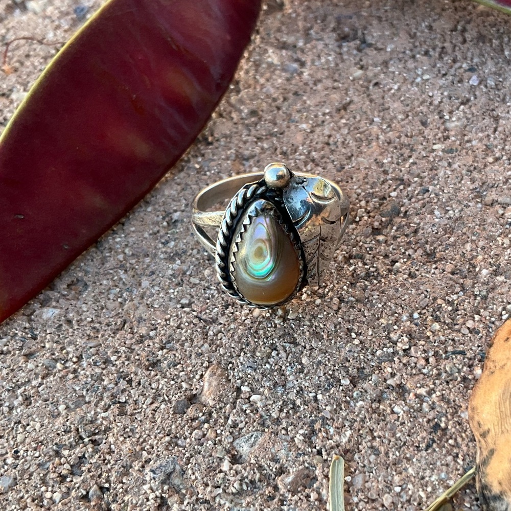 Silver and Brown Abalone Navajo Ring - Picture 2 of 8